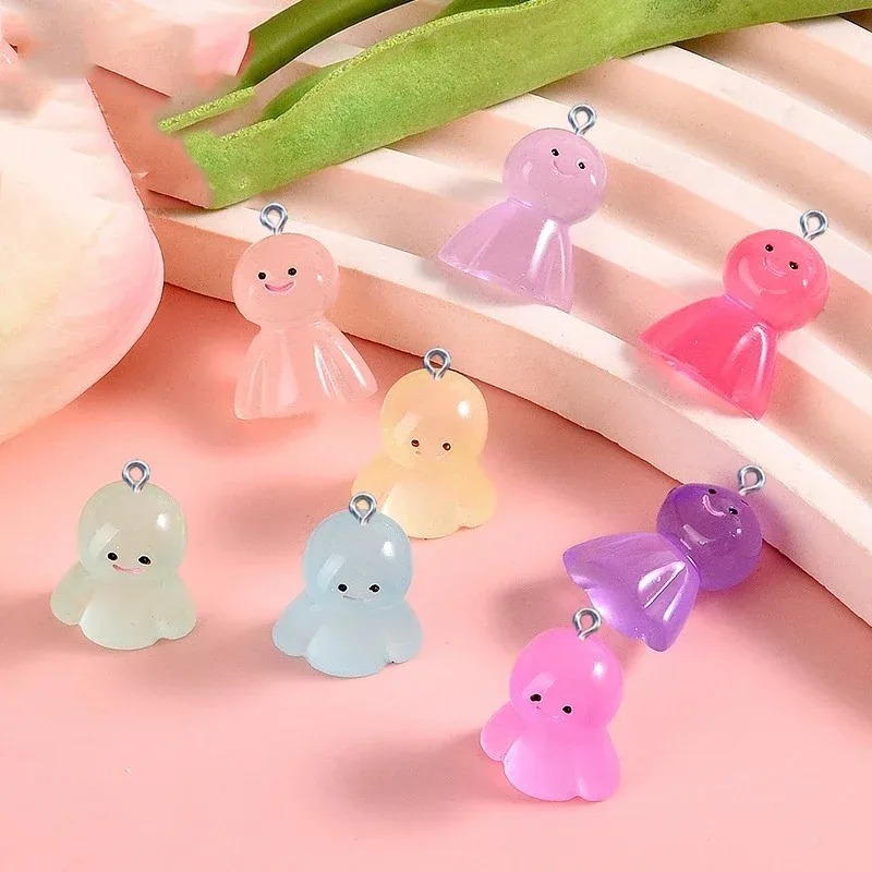 Resin Craft Material - 10 ชิ้นเรซิ่นรูปการ์ตูนเรืองแสงในที่มืด จี้เรืองแสง อุปกรณ์งานฝีมือ DIY สำหรับต่างหู
